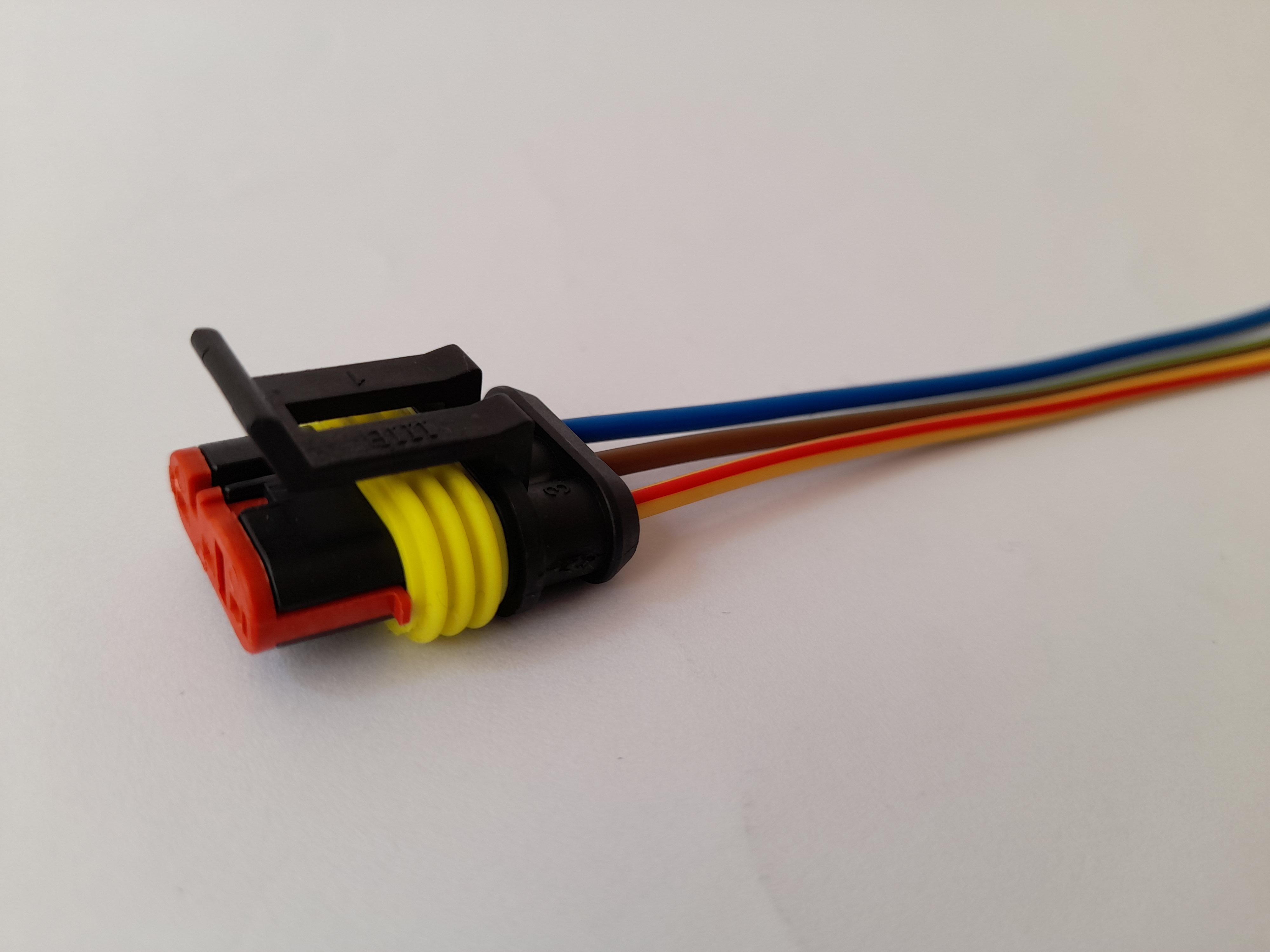 3YC001 ÜNİVERSAL SÜPER SEAL 3'LÜ SOKET